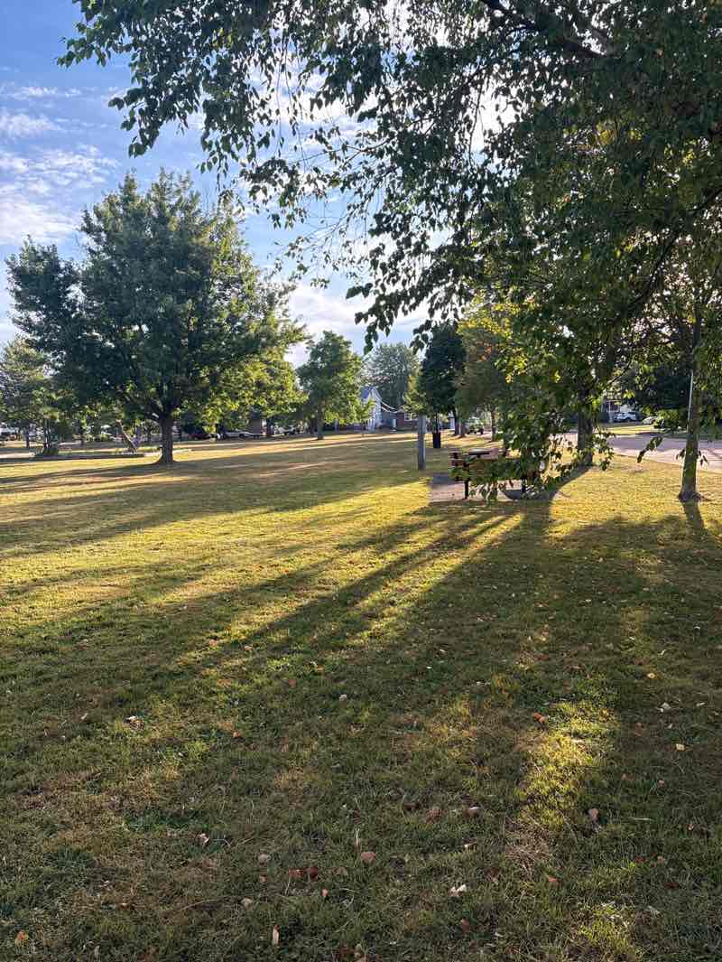 walking near me in Parc Brentwood Park in autumn