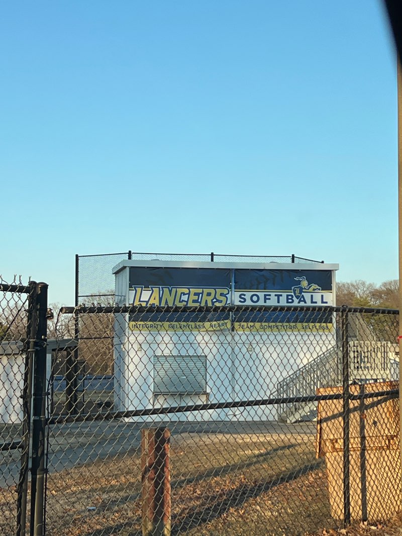 walking near me in Lee High Park in winter