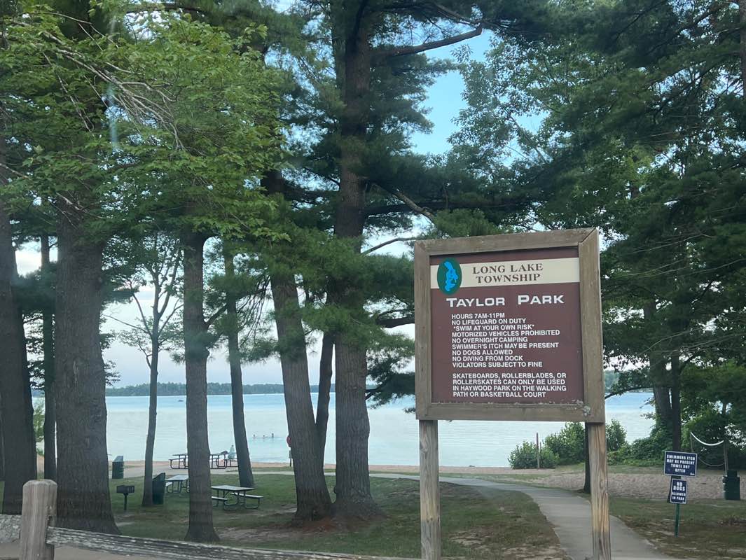 walking near me in Teighlor Park in autumn