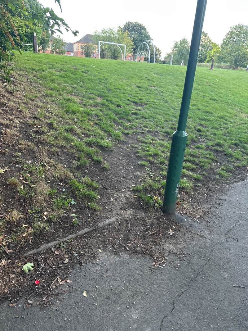 walking near me in Independent Street Park in autumn