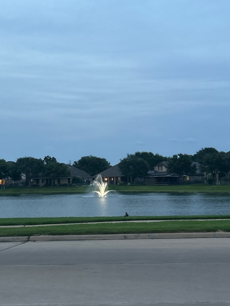 walking near me in Westheimer Lakes Park in spring