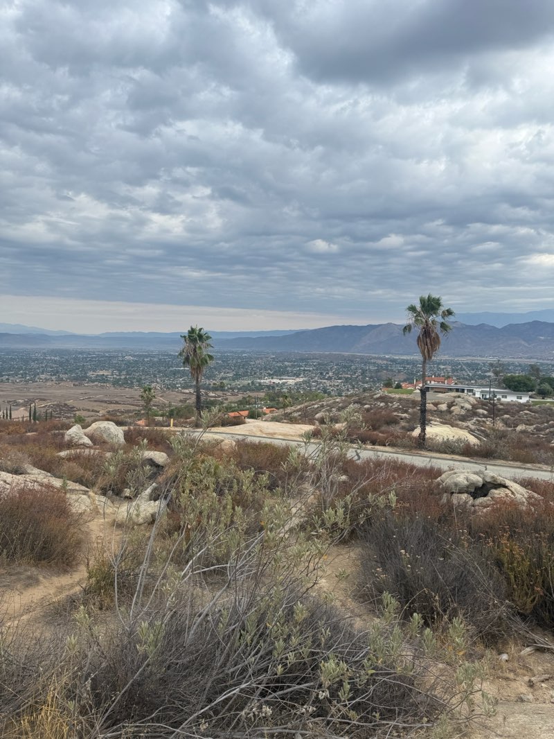 walking near me in Simpson Park in autumn