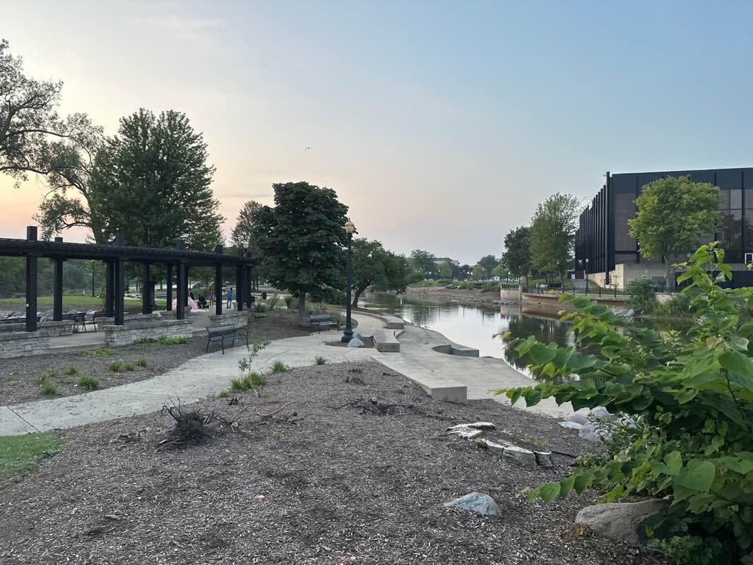 walking near me in Walton Island Park in autumn