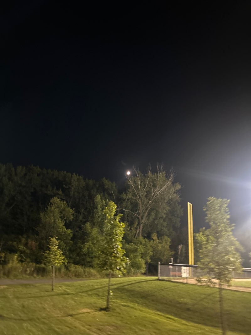 walking near me in Parc Rosaire-Gauthier in autumn