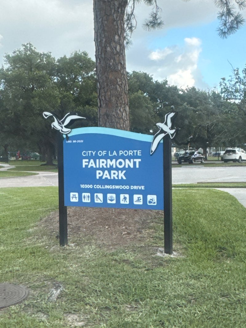 walking near me in Fairmont Park in summer