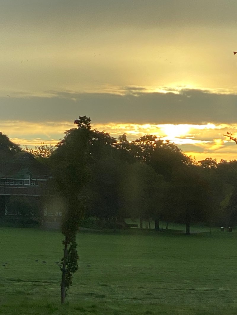 walking near me in Preston Park in autumn