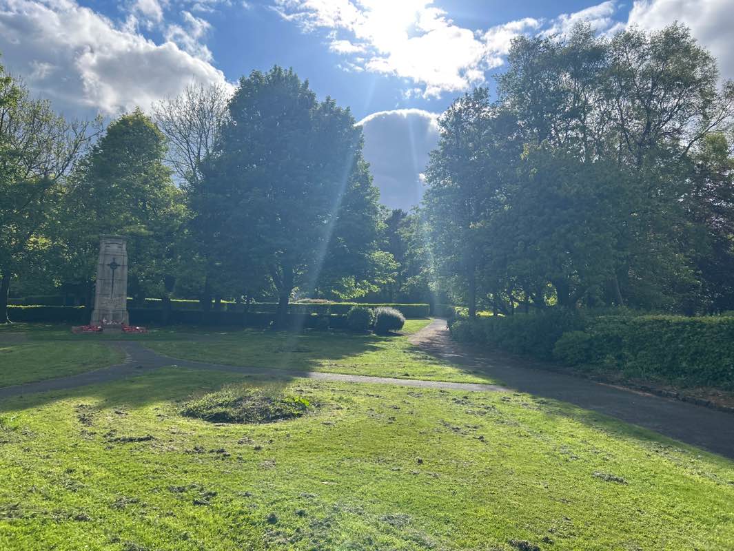 walking near me in Annfield Plain Park in summer
