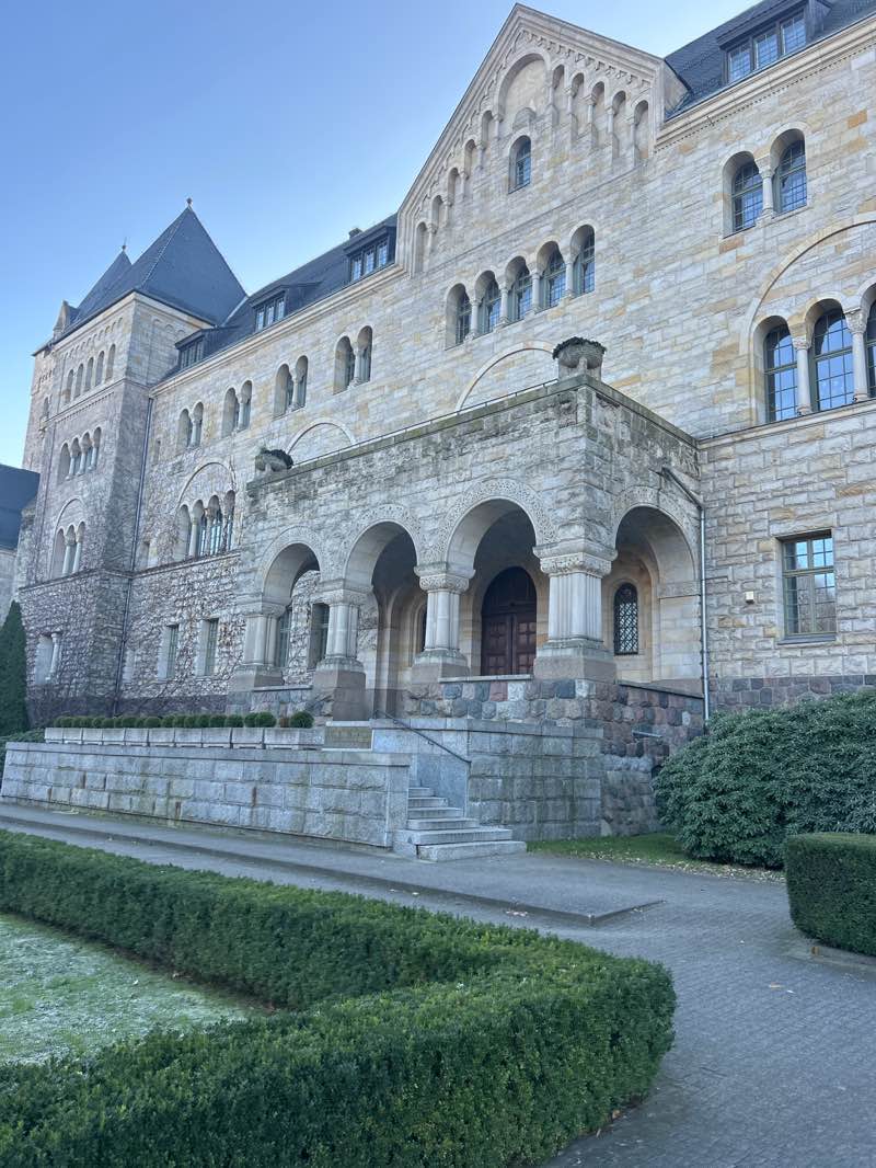 walking near me in Ogród Zamkowy in autumn