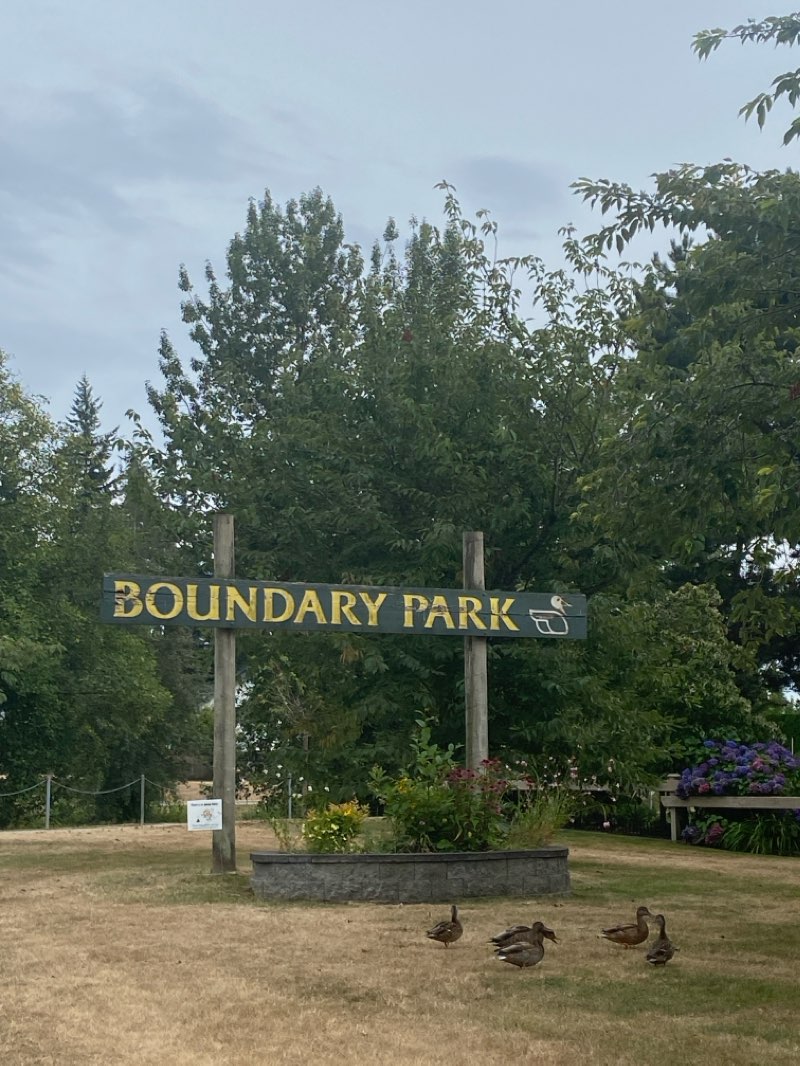 walking near me in Boundary Park in autumn