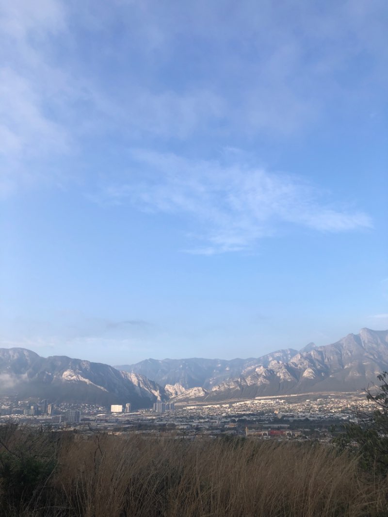 walking near me in Parque Lineal in autumn
