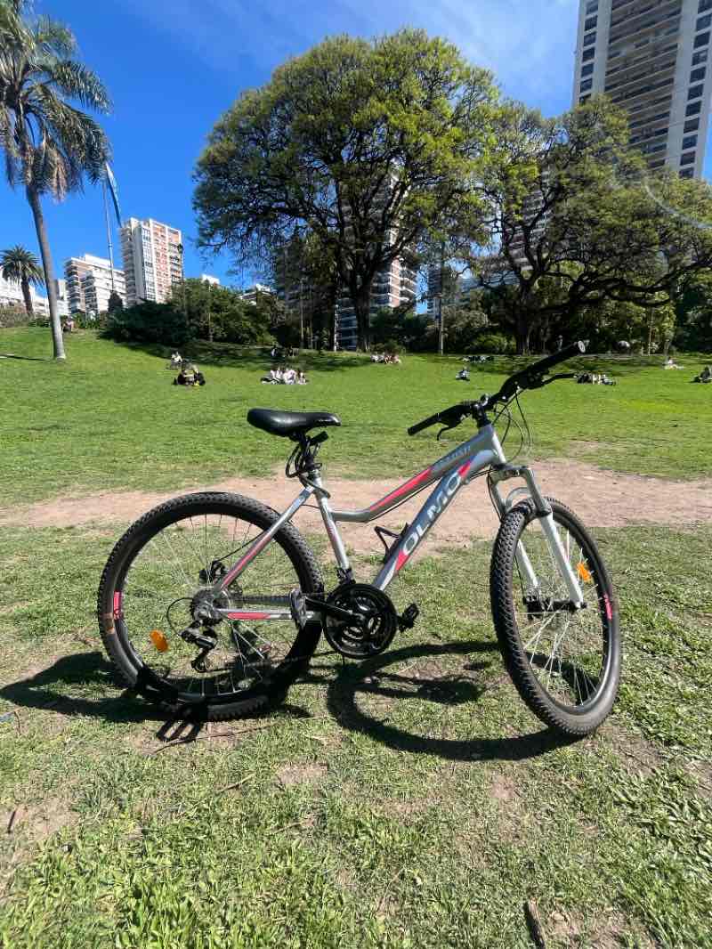 walking near me in Plaza Libertad in spring