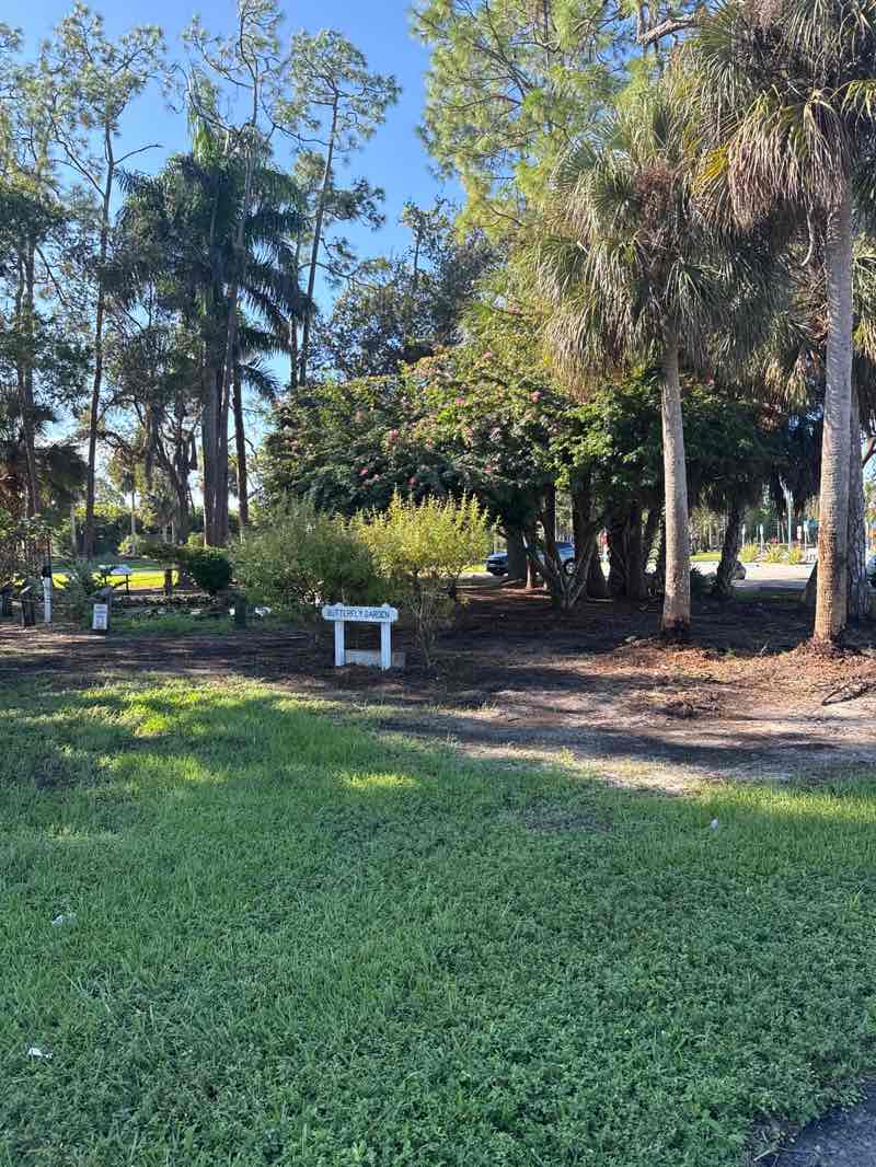 walking near me in Sugden Regional Park in autumn