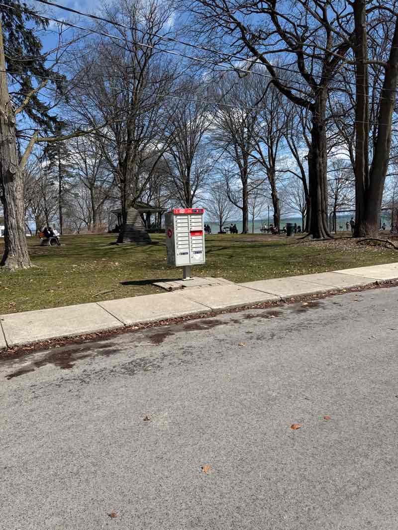 walking near me in Lakeside Park in spring