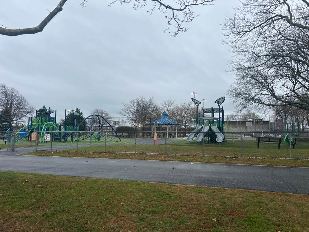 walking near me in Oceanside Park in autumn
