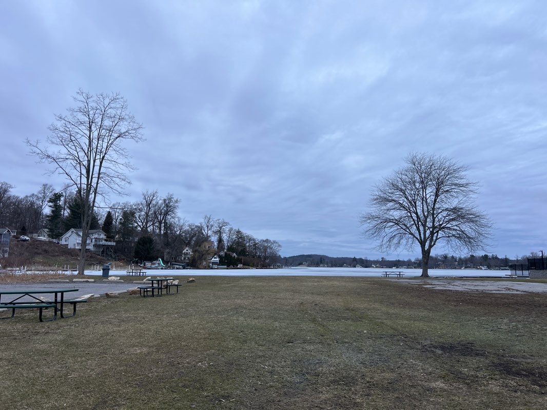 walking near me in Mahopac Chamber of Commerce Park in spring