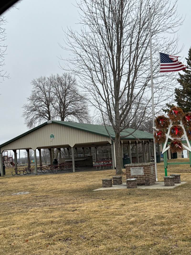 walking near me in Veterans Memorial Park in spring