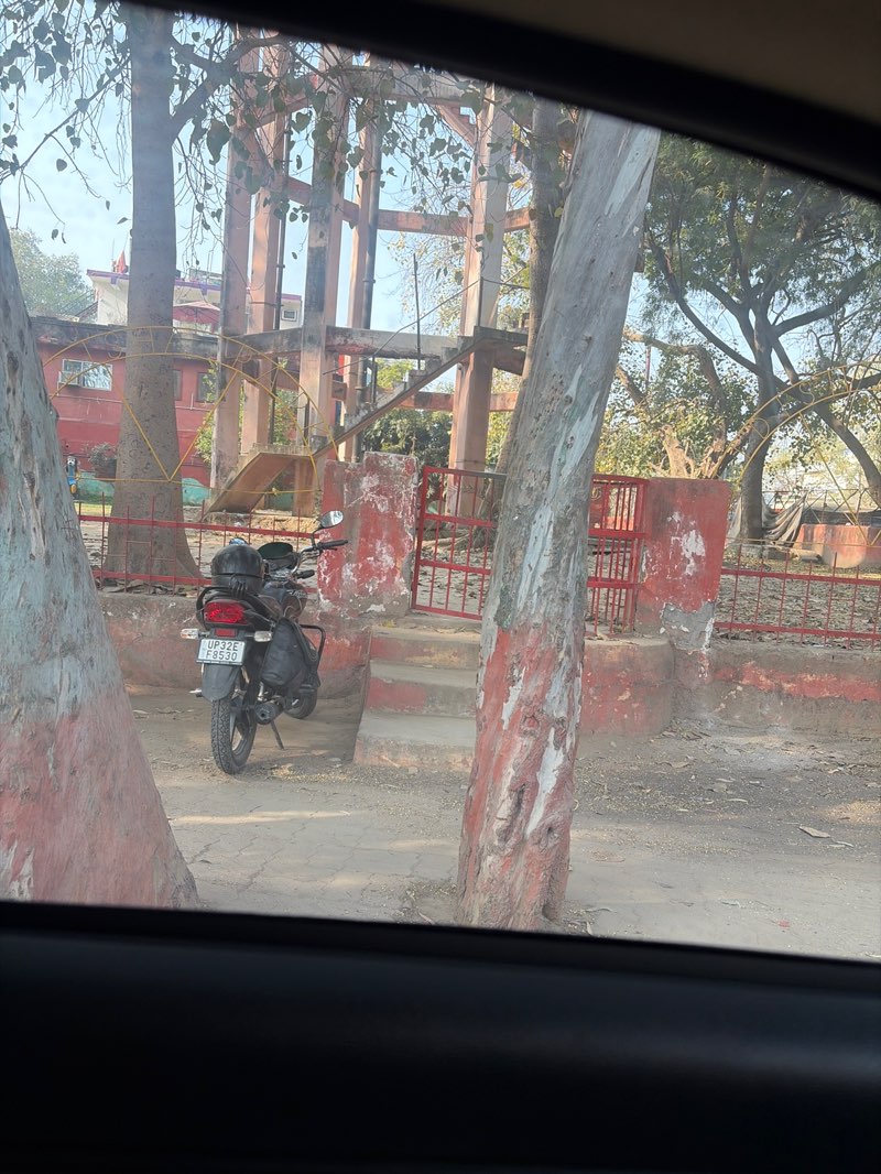walking near me in Vidisha Park in winter