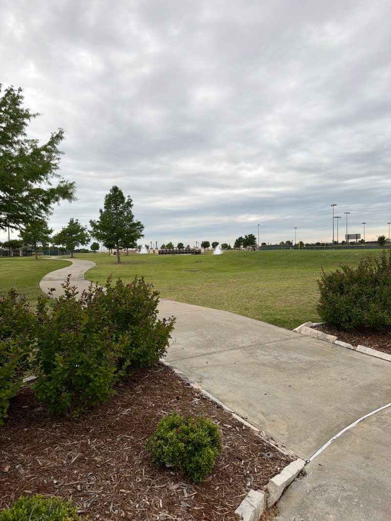 walking near me in Frontier Park in spring