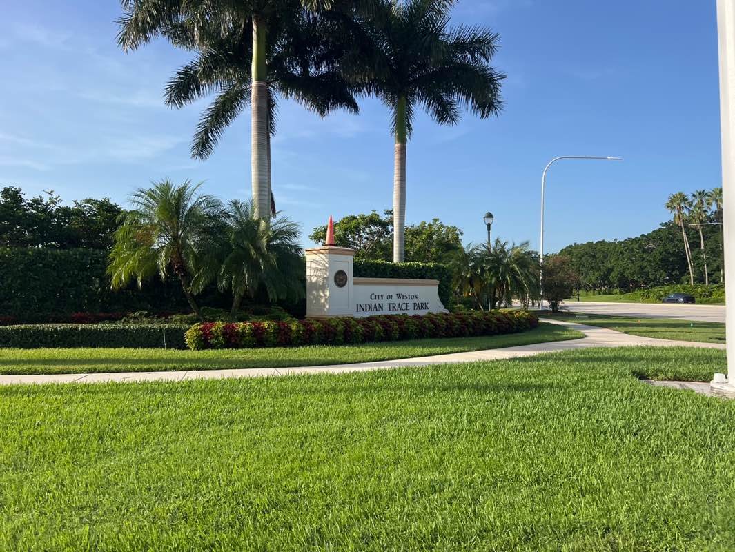 walking near me in Indian Trace Park in autumn