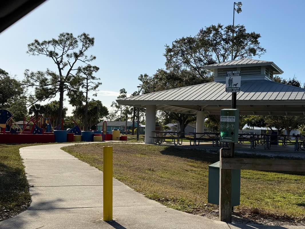 walking near me in Harlem Heights Community Park in winter
