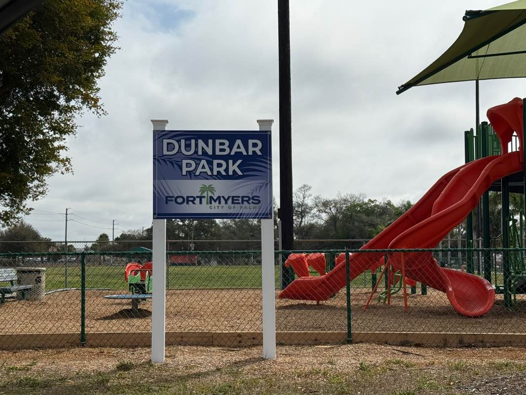 walking near me in Dunbar Park in spring