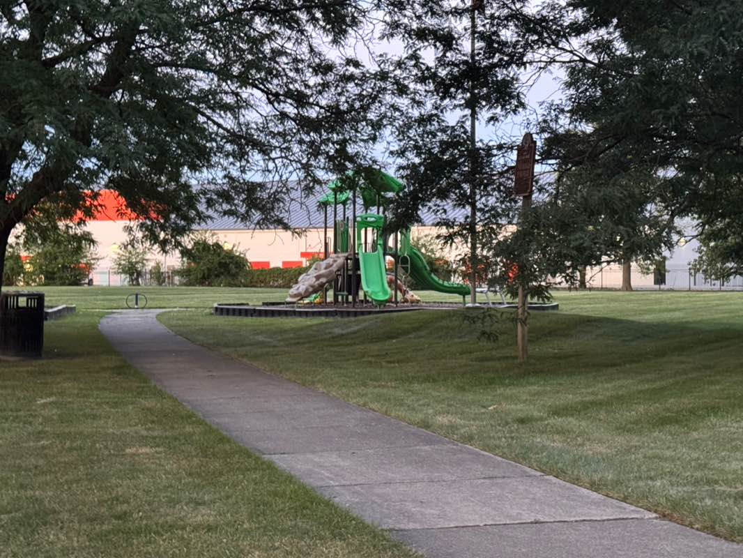 walking near me in Frederick Park in autumn