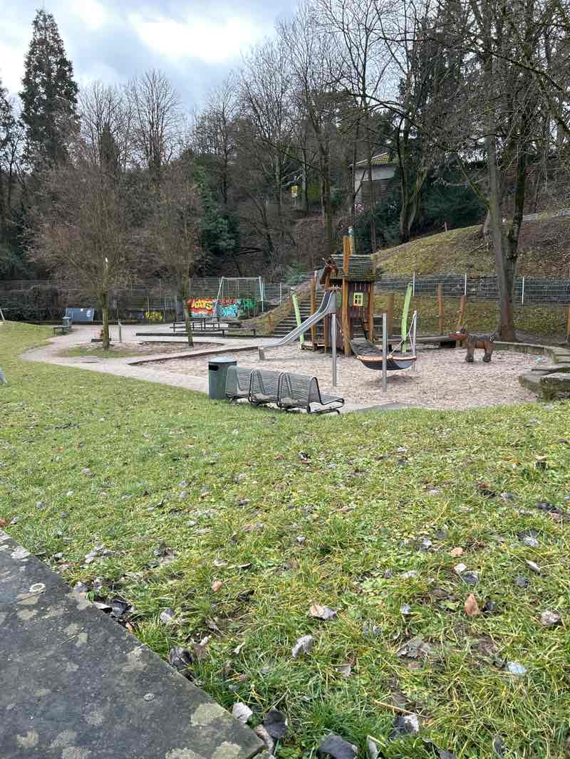 walking near me in Bopseranlage in winter