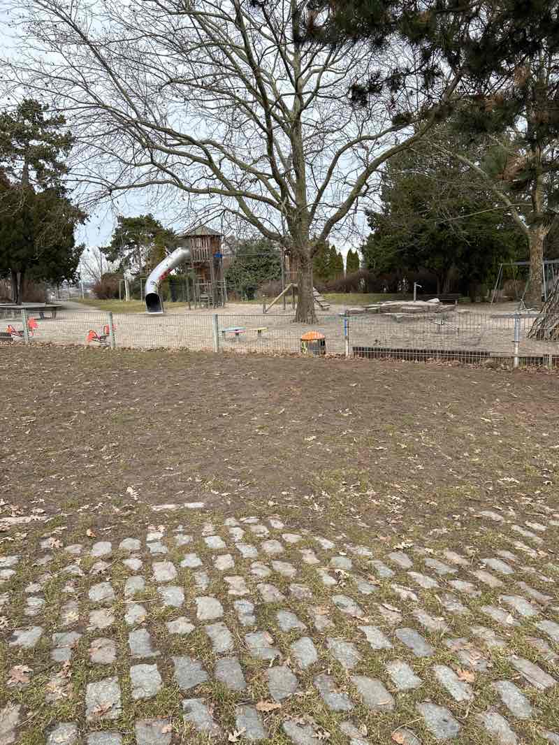 walking near me in Uhlandshöhe in winter