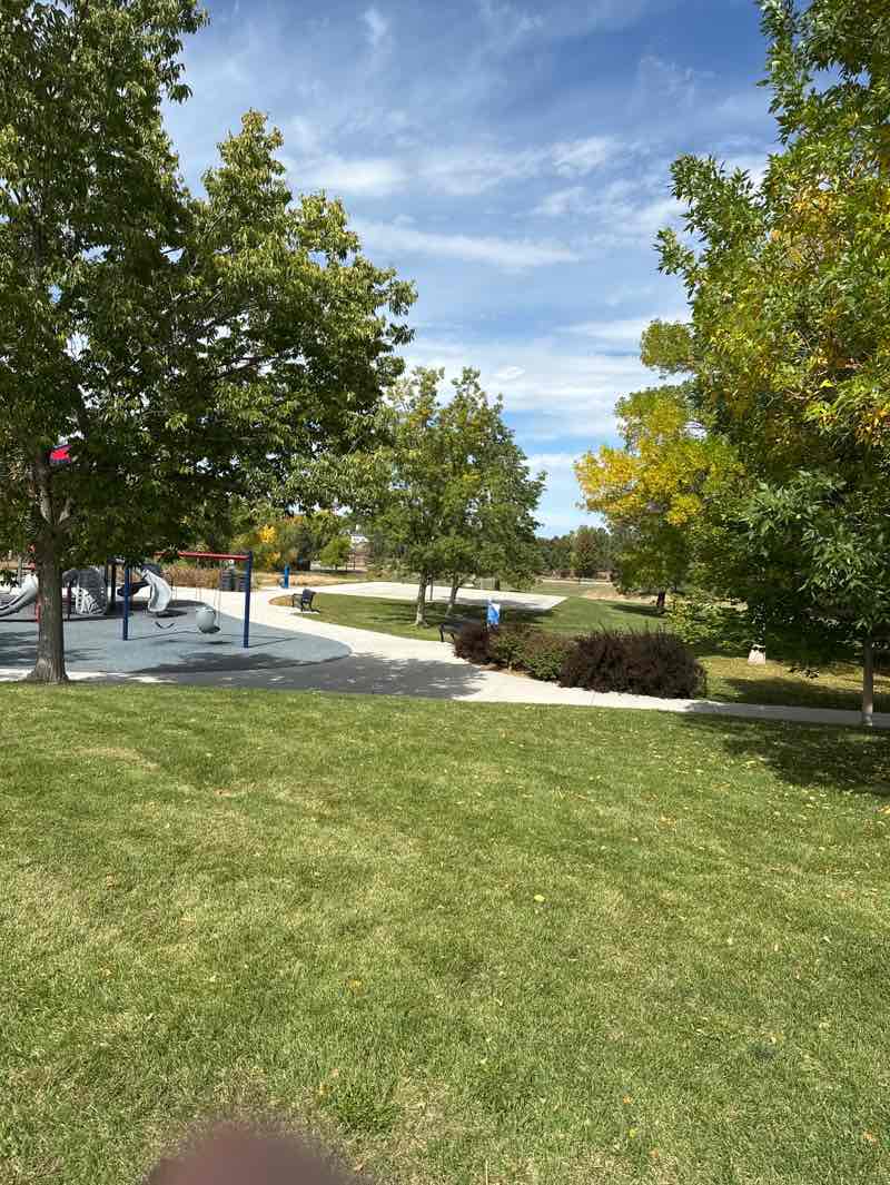 walking near me in Centennial Ridge Park in autumn