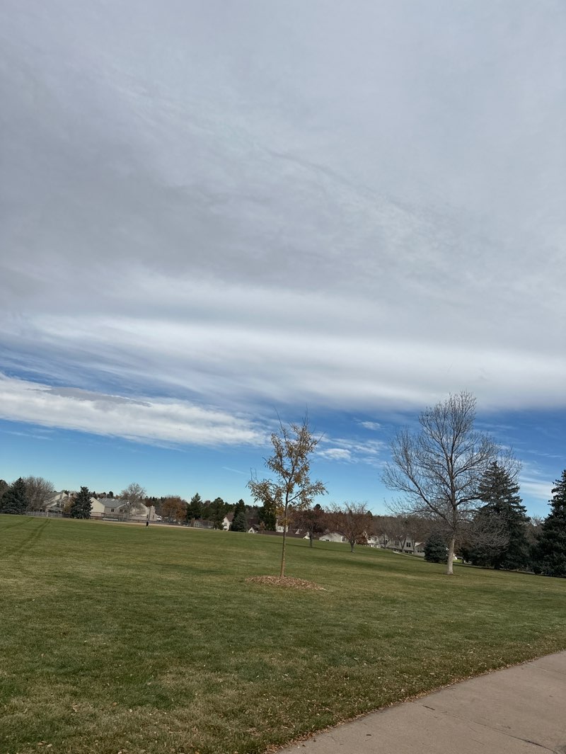 walking near me in Arapahoe Park in autumn