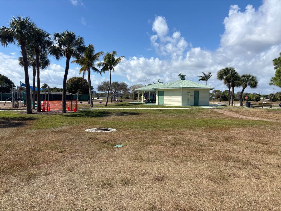 walking near me in Mayo Howard Park in winter