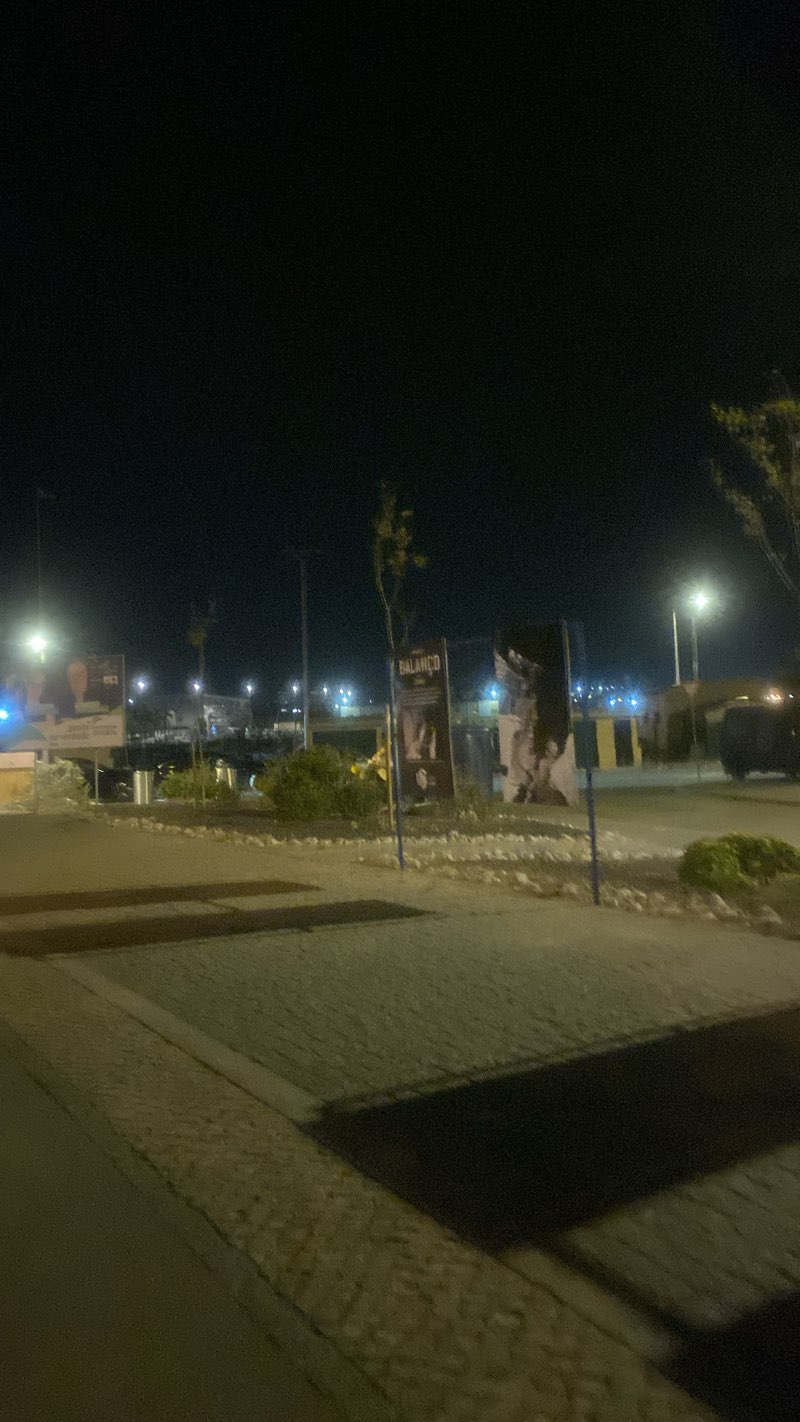 walking near me in Jardim in autumn