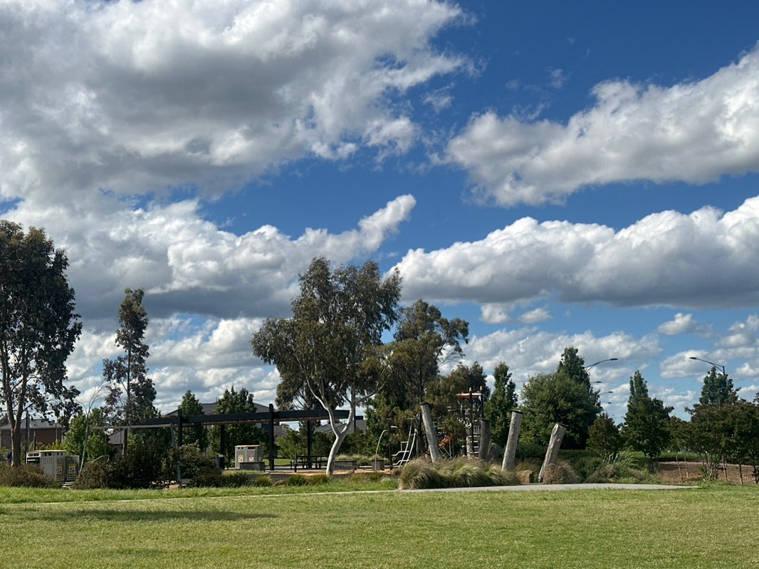 walking near me in Annadale Community Park in spring