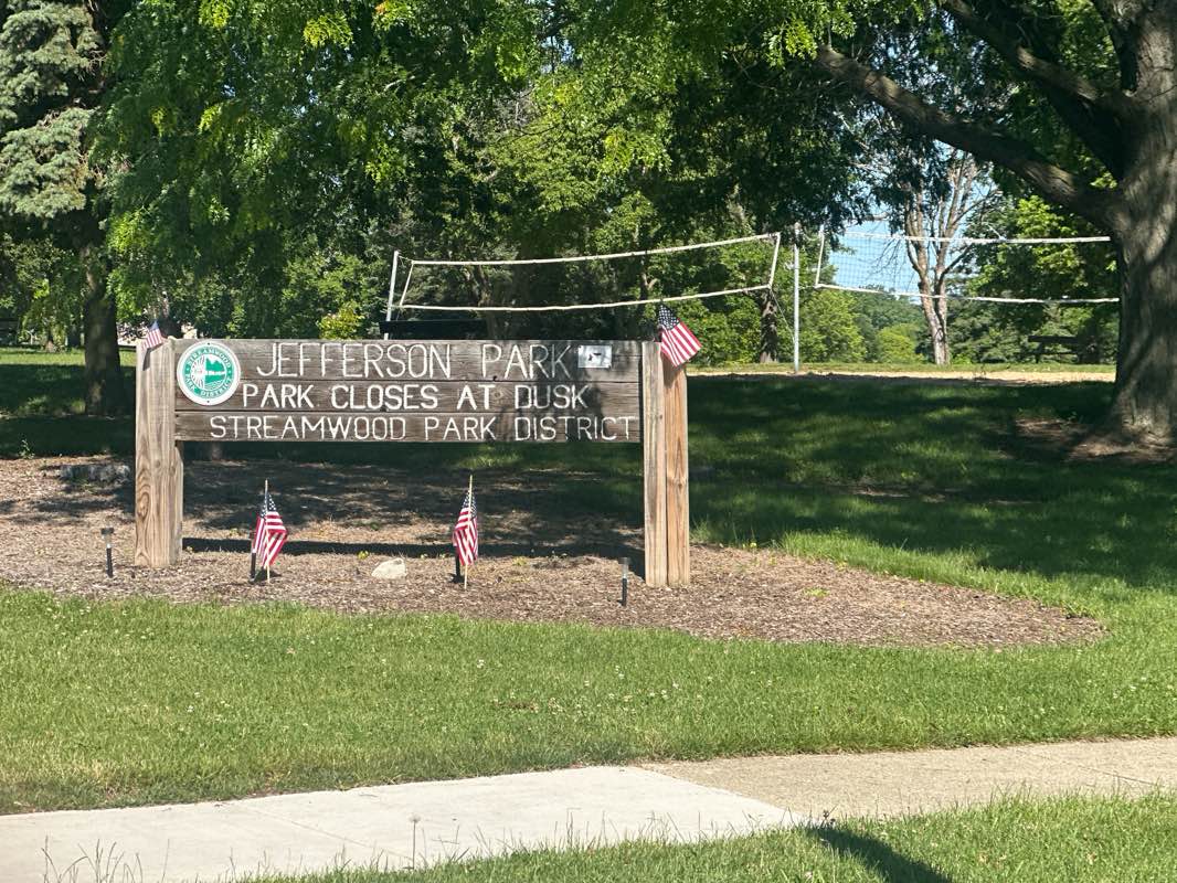 walking near me in Jefferson Park in summer