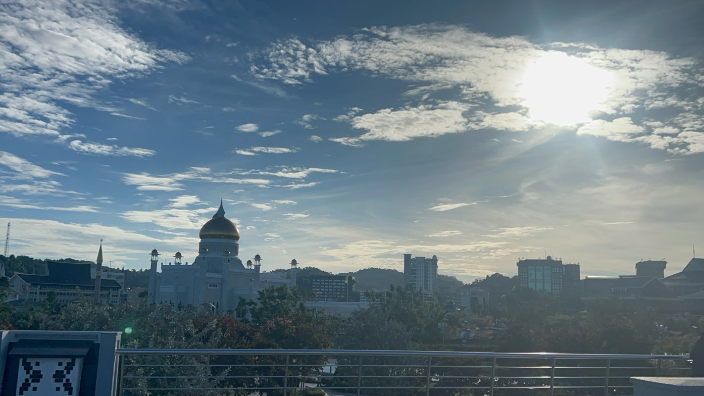 walking near me in Sir Muda Omar 'Ali Saifuddien in autumn