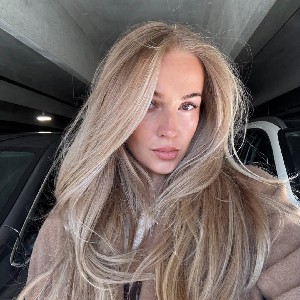 Saskia Sydney