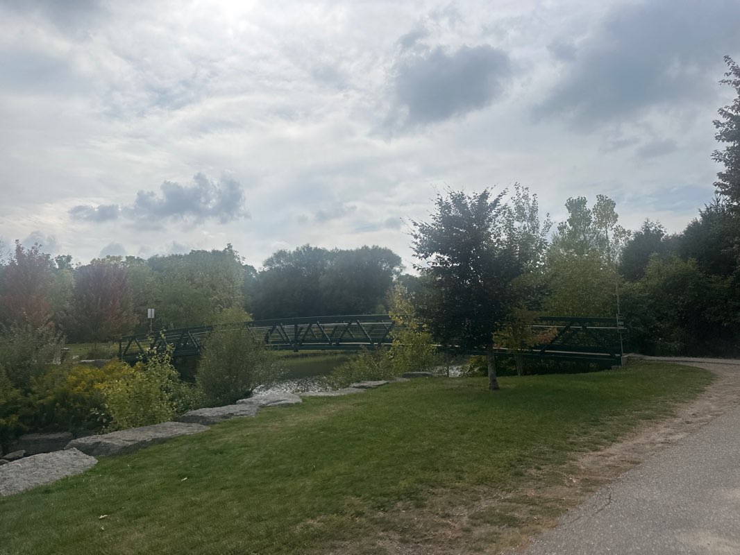 walking near me in Victoria Park in autumn