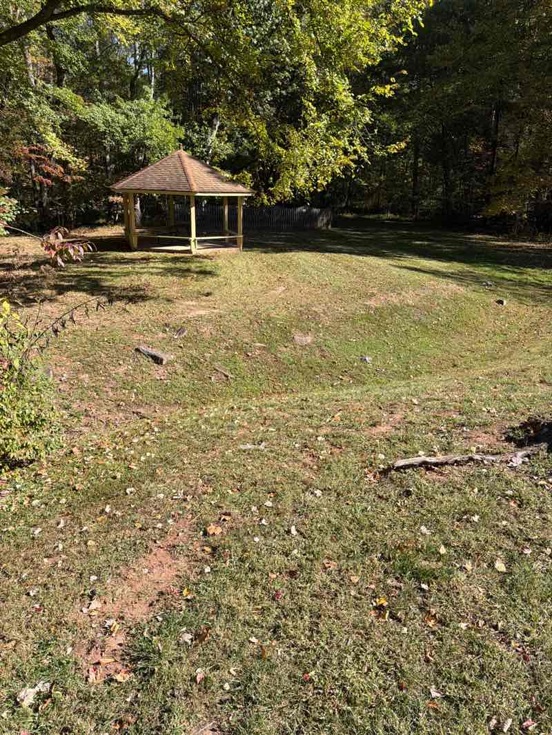 walking near me in Viking/Kettering Park in autumn