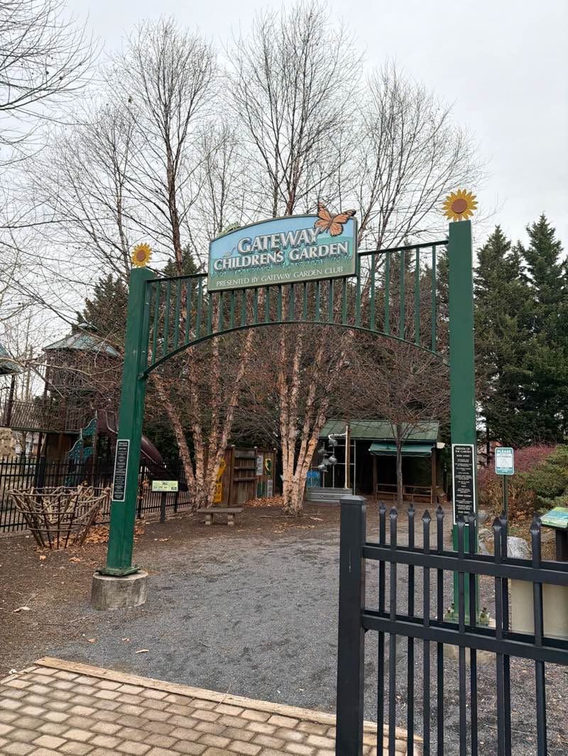 walking near me in Ambrose Park in autumn