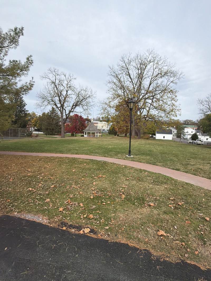 walking near me in Rose Hill Park in autumn