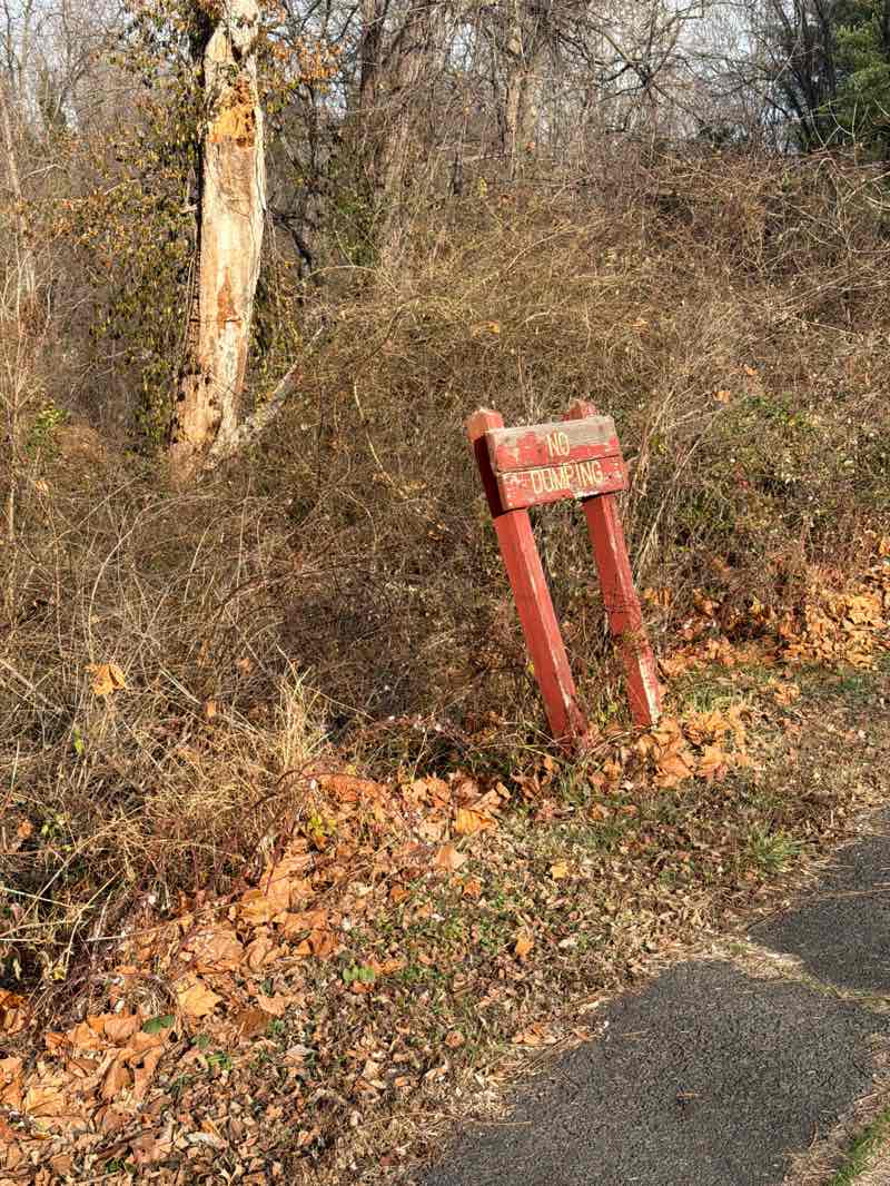 walking near me in Frying Pan Stream Valley Park in winter