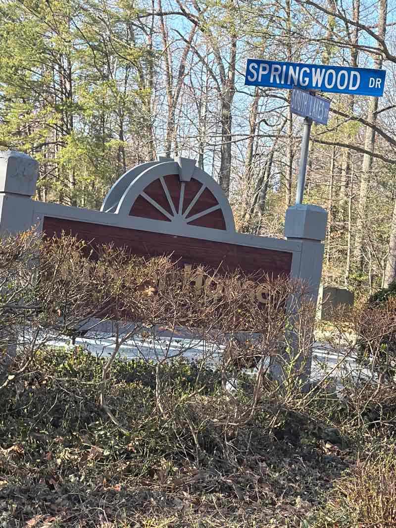 walking near me in Shadowood Recreation Area in spring