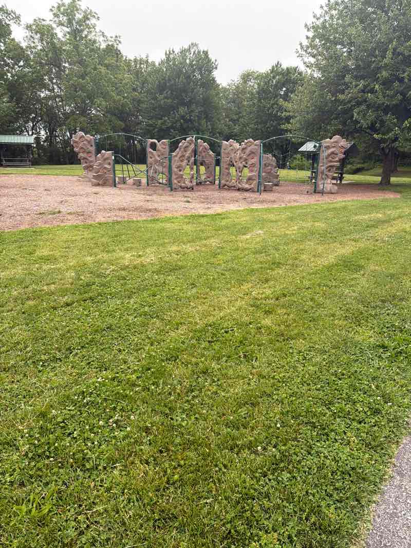 walking near me in Overlook Park (City Of Frederick) in spring