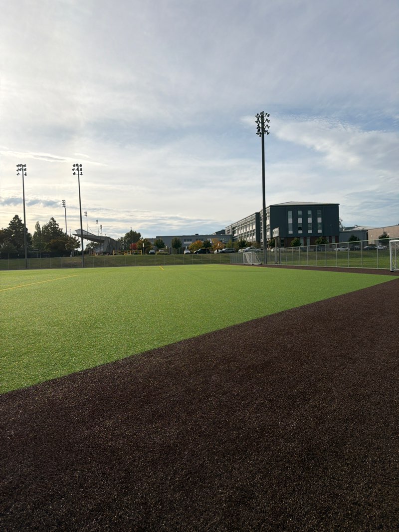 walking near me in Moshier Memorial Park in autumn