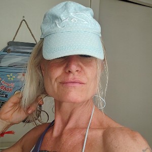 San Critiques 🌷💯 profile