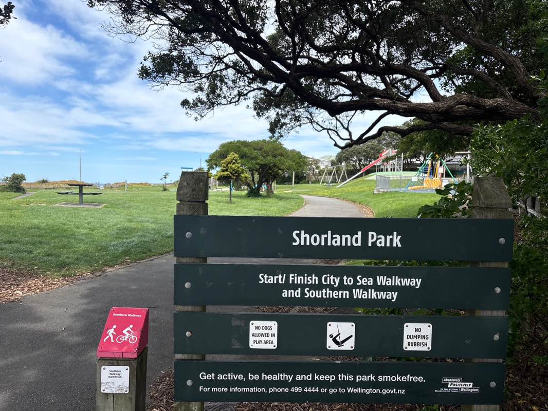 walking near me in Shorland Park in spring