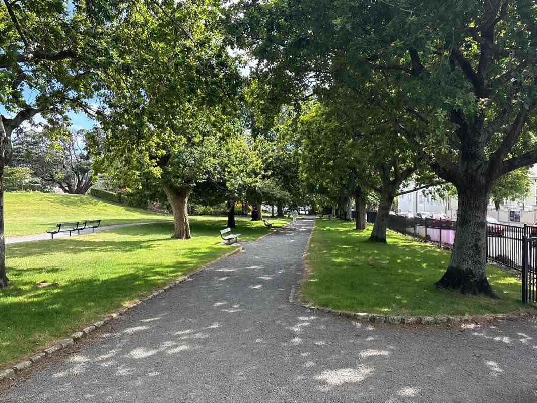 walking near me in Katherine Mansfield Memorial Park in summer
