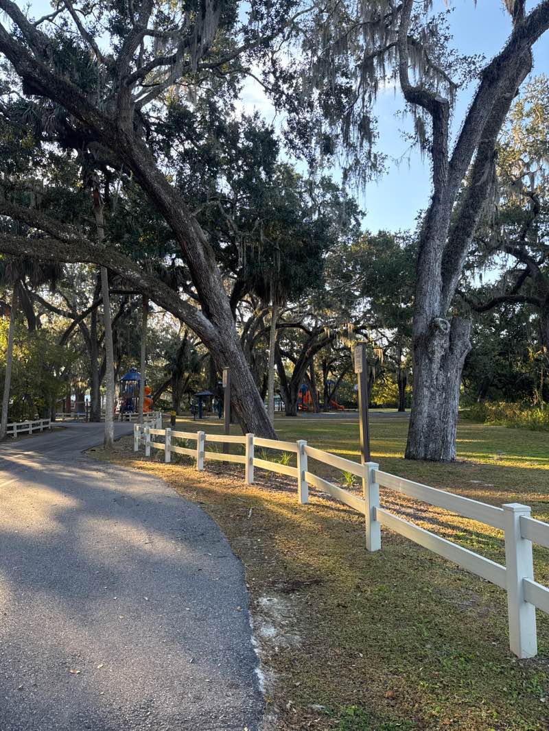 walking near me in Lake Jem Park & Boat Ramp in autumn