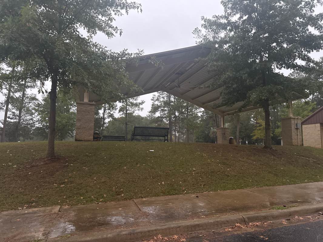 walking near me in Azalea Park in autumn