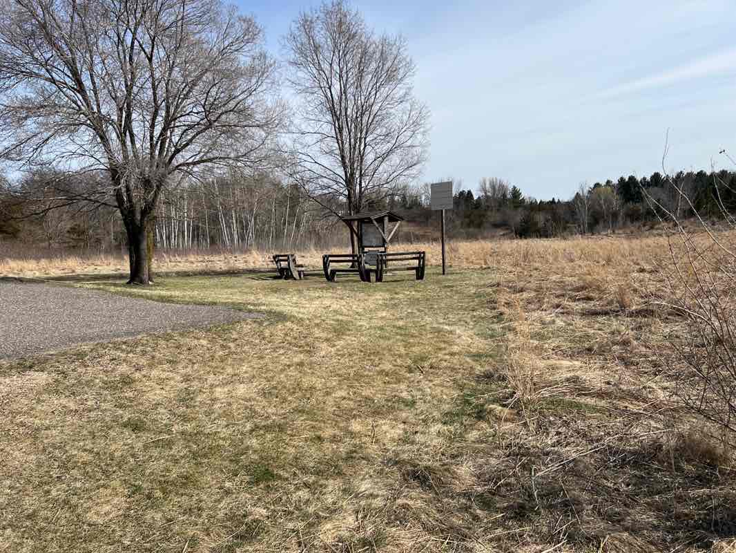 walking near me in Cedar Hills Park in spring